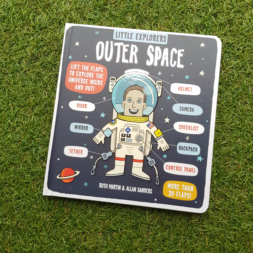Carte in engleza despre Cosmos Little explorers